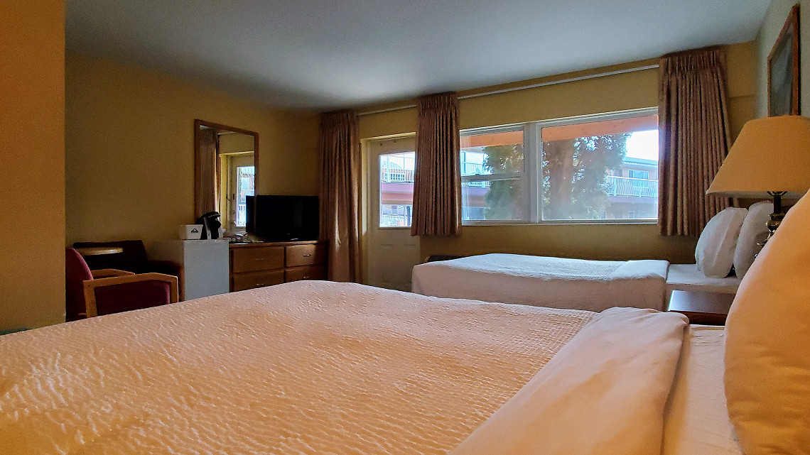 Pool Side Room